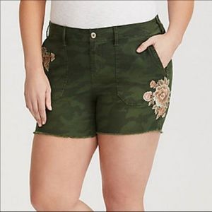 Torrid Camo Shorts with Embroidered Flowers NWOT